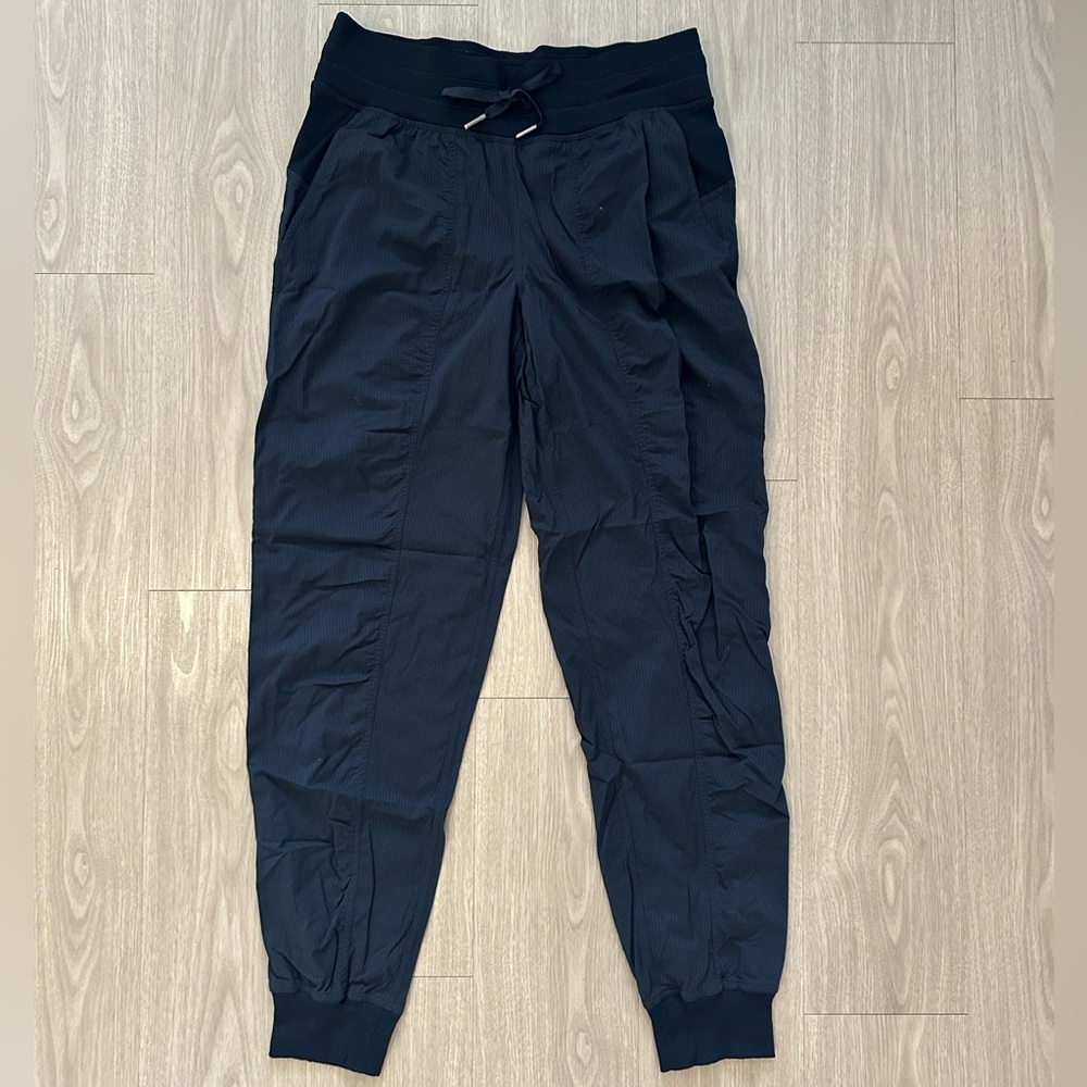 Lululemon Dance Studio Mid-Rise Jogger
Full Length